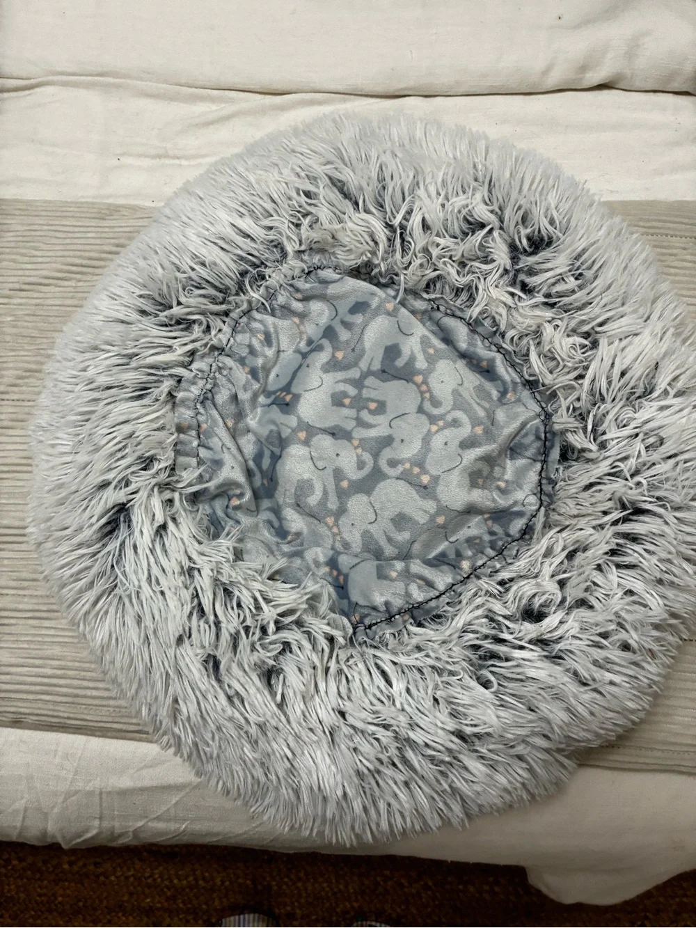 Plush Round Donut Pet Bed in Light Gray